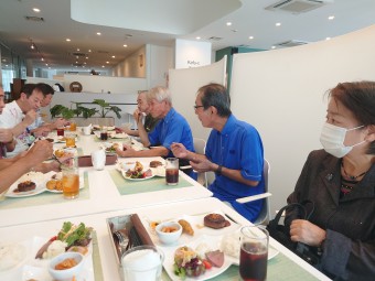 昼食会の様子